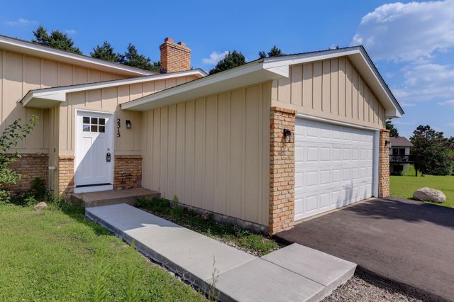 2515 Royals Drive, Minnetonka, MN 55305