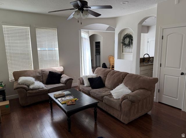 4251 W LAKE BRIDGE DR, South Jordan, UT 84009
