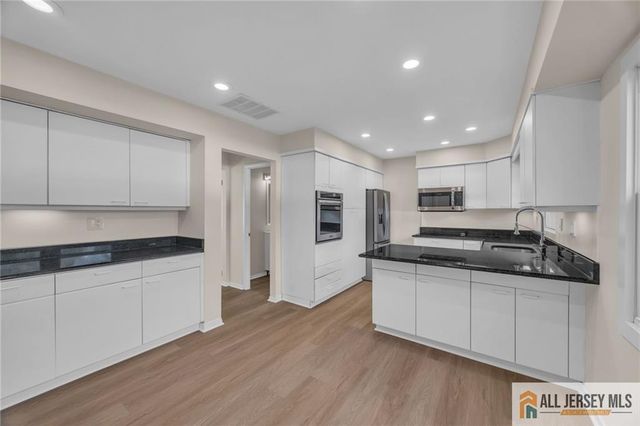 11 Midsummer Drive, Old Bridge, NJ 08857