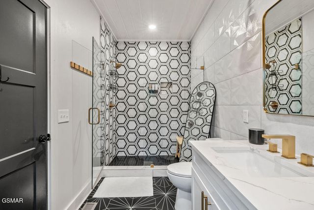 839 Deer Path Lane, Gatlinburg, TN 37738