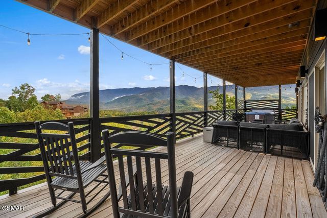 839 Deer Path Lane, Gatlinburg, TN 37738