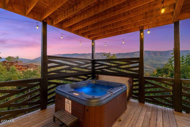 839 Deer Path Lane, Gatlinburg, TN 37738