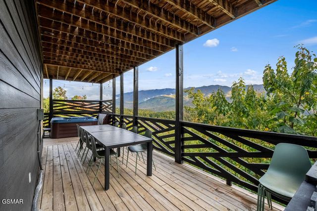 839 Deer Path Lane, Gatlinburg, TN 37738