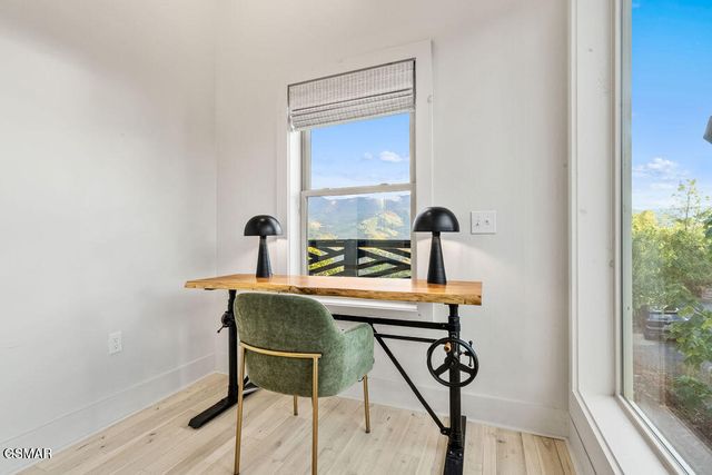 839 Deer Path Lane, Gatlinburg, TN 37738