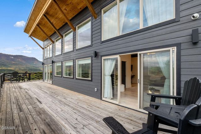 839 Deer Path Lane, Gatlinburg, TN 37738