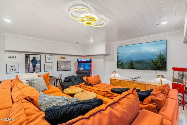 839 Deer Path Lane, Gatlinburg, TN 37738