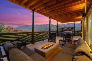 839 Deer Path Lane, Gatlinburg, TN 37738