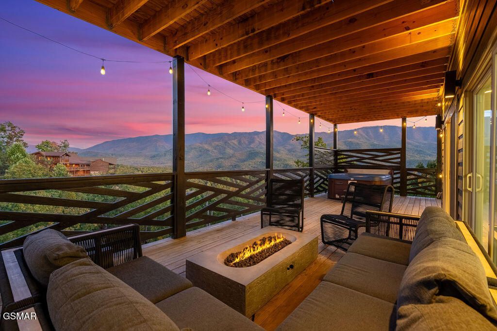 839 Deer Path Lane, Gatlinburg, TN 37738