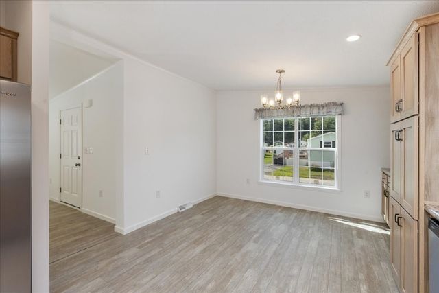 29 Lowell 24, Salem, NH 03079