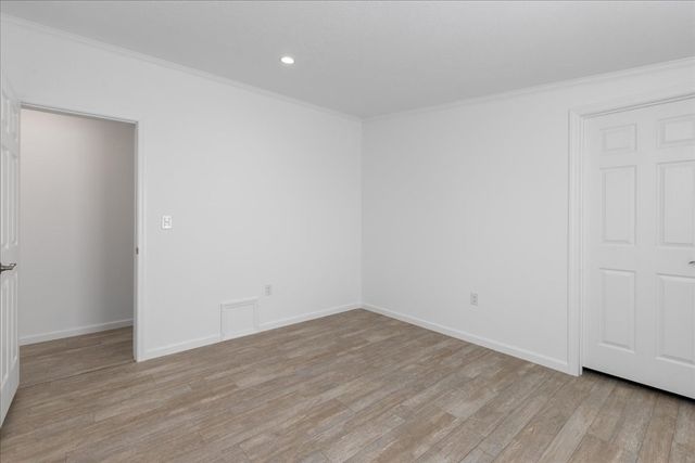 29 Lowell 24, Salem, NH 03079