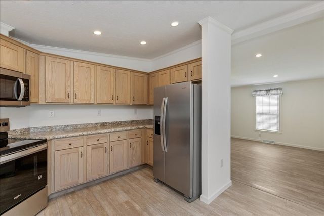 29 Lowell 24, Salem, NH 03079