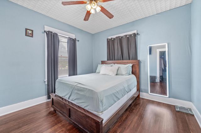 429 W 5th St, Newton, KS 67114