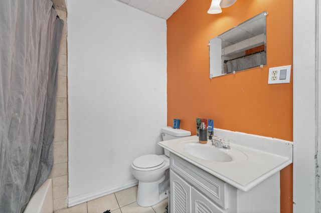 429 W 5th St, Newton, KS 67114