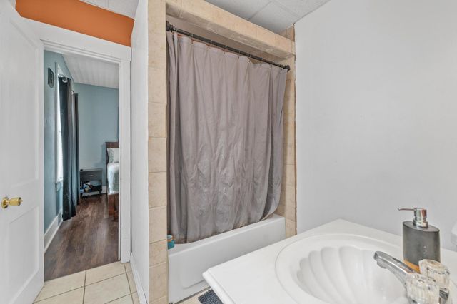 429 W 5th St, Newton, KS 67114