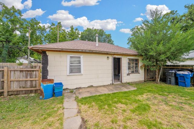 429 W 5th St, Newton, KS 67114