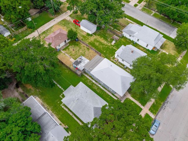 429 W 5th St, Newton, KS 67114