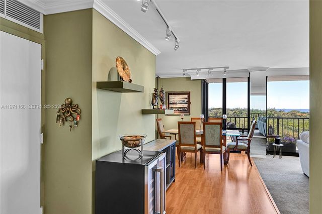 936 Intracoastal Dr 9H, Fort Lauderdale, FL 33304