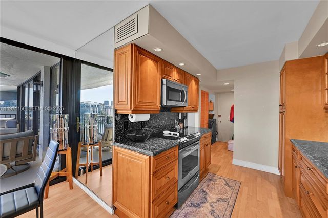 936 Intracoastal Dr 9H, Fort Lauderdale, FL 33304