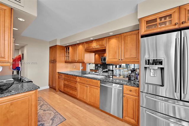 936 Intracoastal Dr 9H, Fort Lauderdale, FL 33304