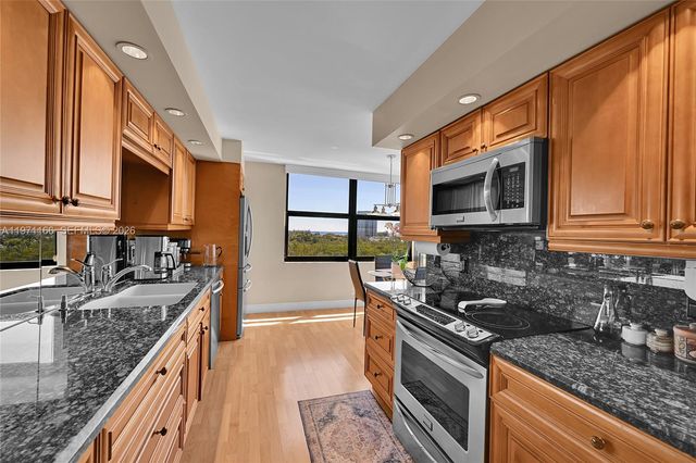 936 Intracoastal Dr 9H, Fort Lauderdale, FL 33304