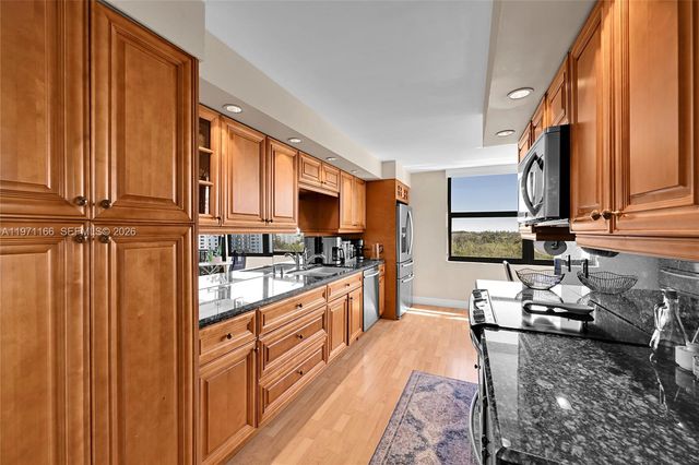 936 Intracoastal Dr 9H, Fort Lauderdale, FL 33304