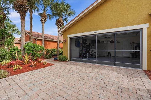 9207 Aegean CIR, Lehigh Acres, FL 33936