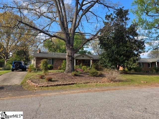 9 Woodleigh Drive, Taylors, SC 29687