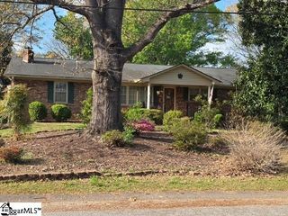 9 Woodleigh Drive, Taylors, SC 29687