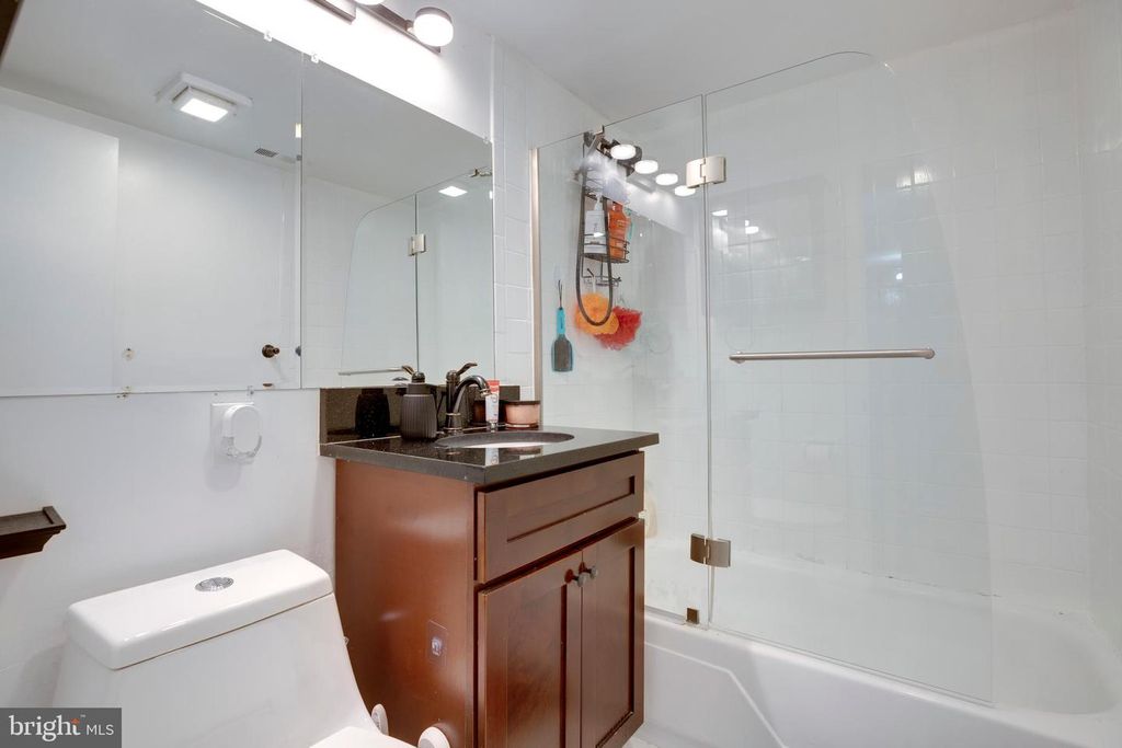 Image 12 of property listing at 3382 HEWITT AVE #102, Silver Spring, MD 20906