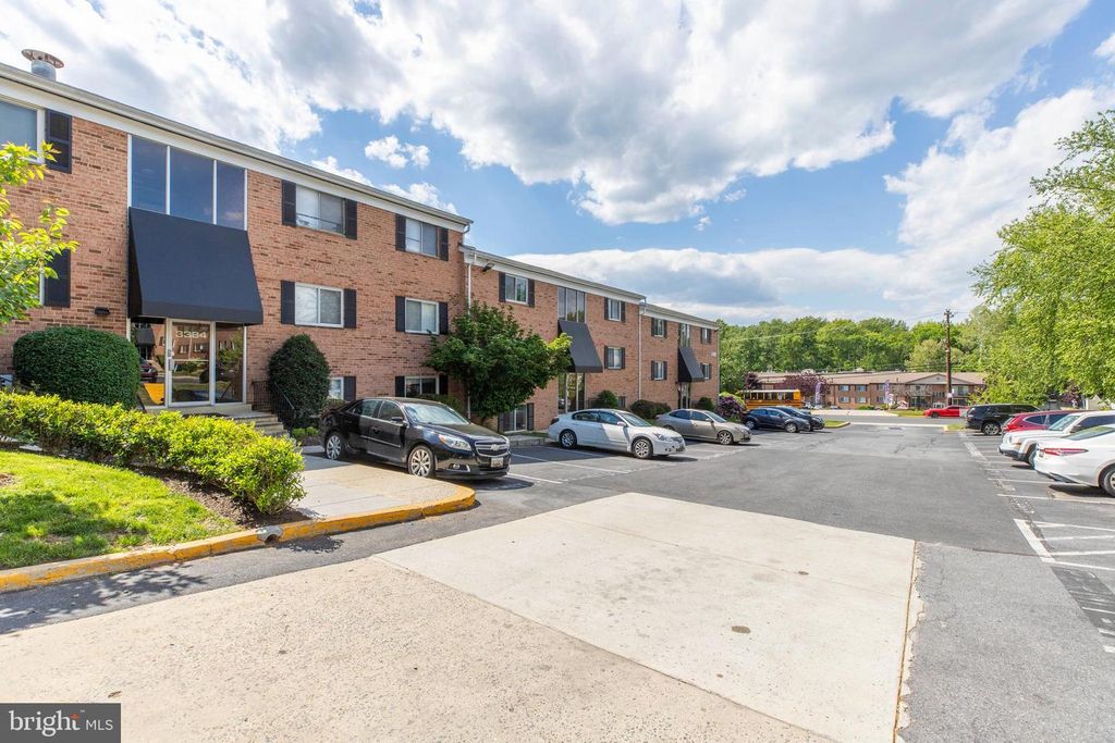 Image 2 of property listing at 3382 HEWITT AVE #102, Silver Spring, MD 20906