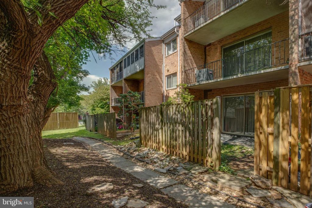 Image 22 of property listing at 3382 HEWITT AVE #102, Silver Spring, MD 20906