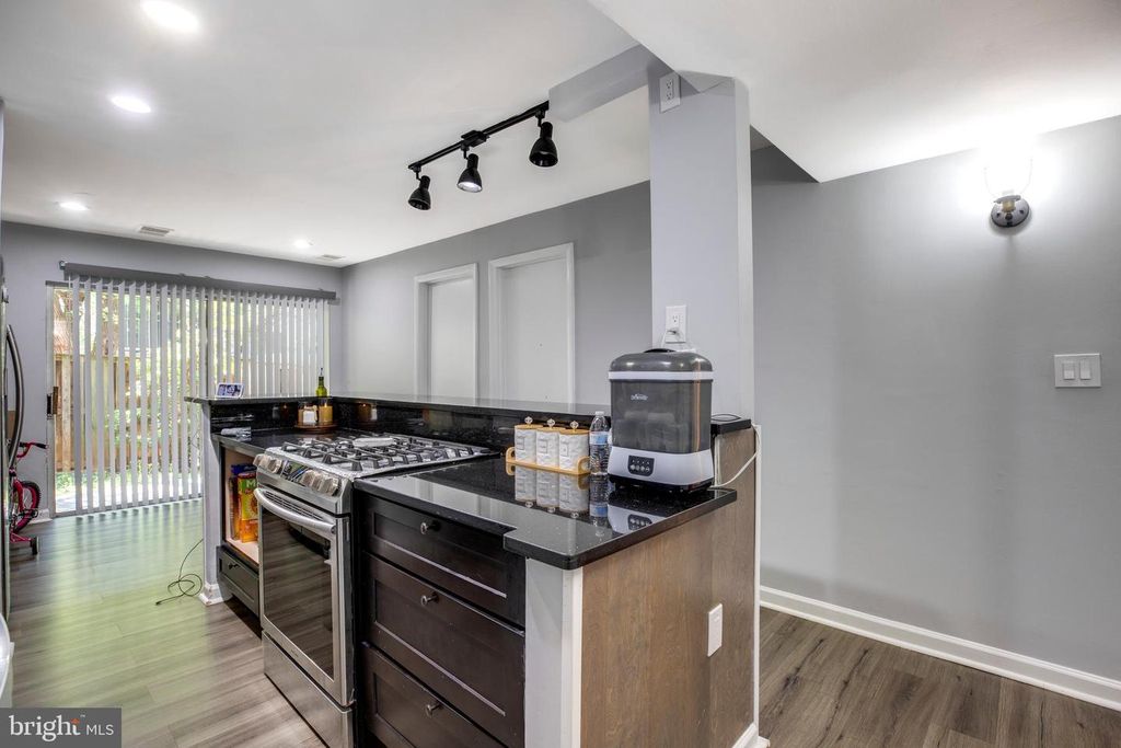 Image 6 of property listing at 3382 HEWITT AVE #102, Silver Spring, MD 20906
