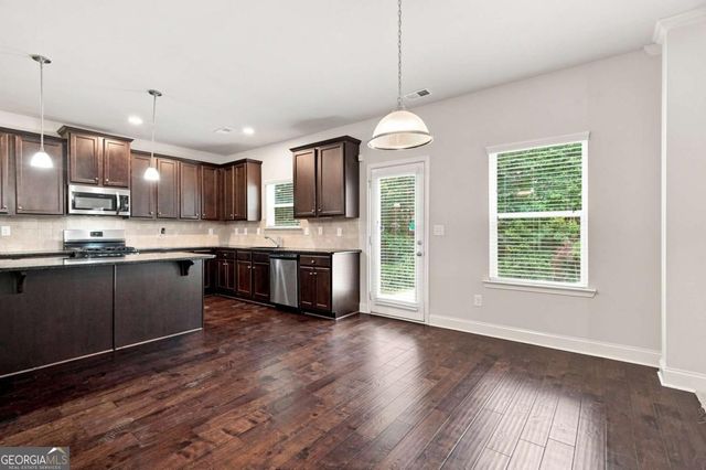 6323 Oakwell Place, Fairburn, GA 30213