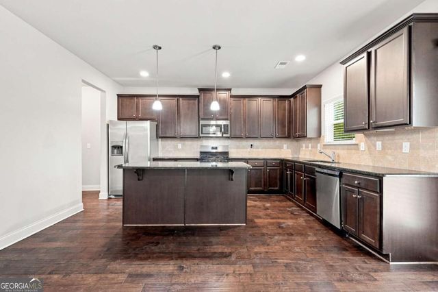 6323 Oakwell Place, Fairburn, GA 30213