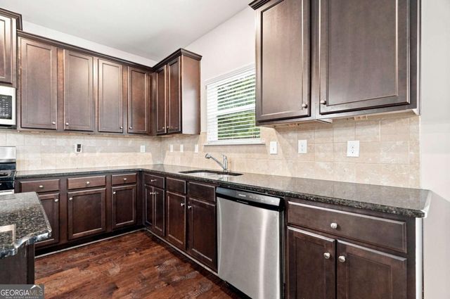 6323 Oakwell Place, Fairburn, GA 30213