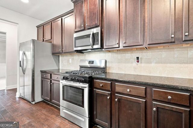 6323 Oakwell Place, Fairburn, GA 30213