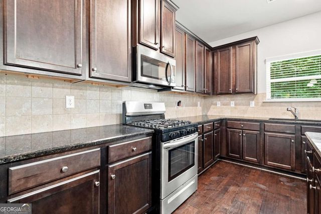 6323 Oakwell Place, Fairburn, GA 30213
