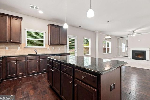 6323 Oakwell Place, Fairburn, GA 30213