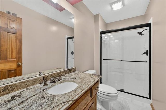 6150 N Mattox Road, Kansas City, MO 64151