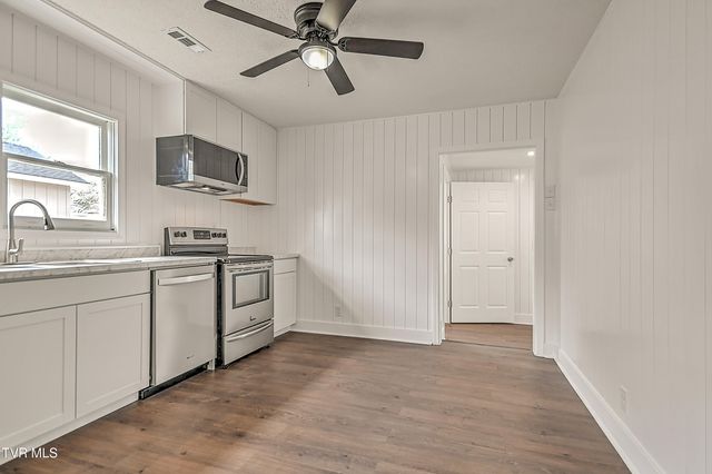 532 Elm Street, Mount Carmel, TN 37645