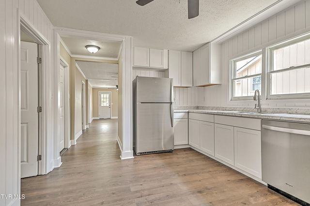 532 Elm Street, Mount Carmel, TN 37645