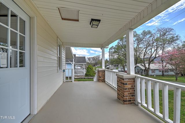 532 Elm Street, Mount Carmel, TN 37645