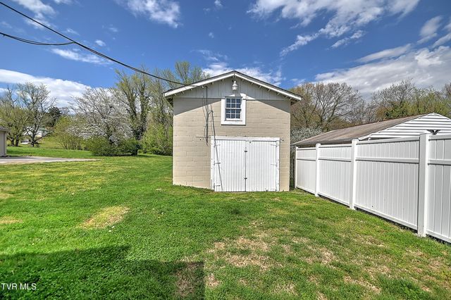 532 Elm Street, Mount Carmel, TN 37645