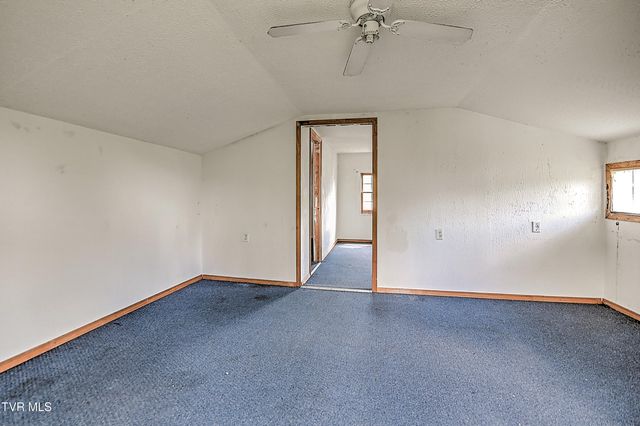 532 Elm Street, Mount Carmel, TN 37645