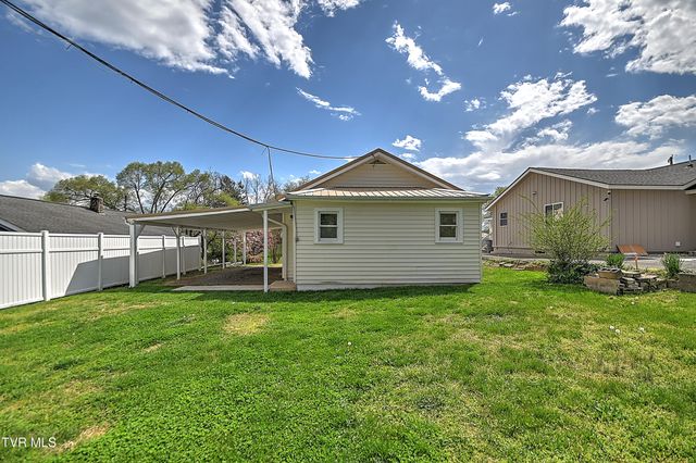 532 Elm Street, Mount Carmel, TN 37645