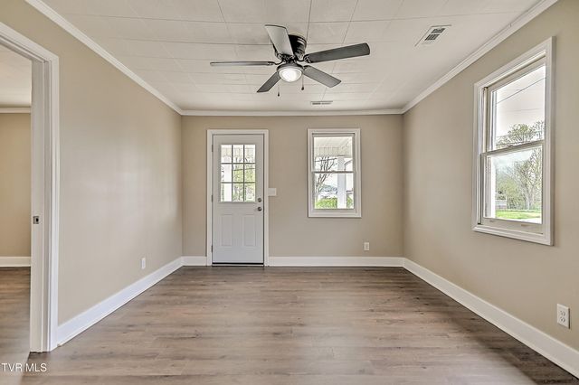 532 Elm Street, Mount Carmel, TN 37645
