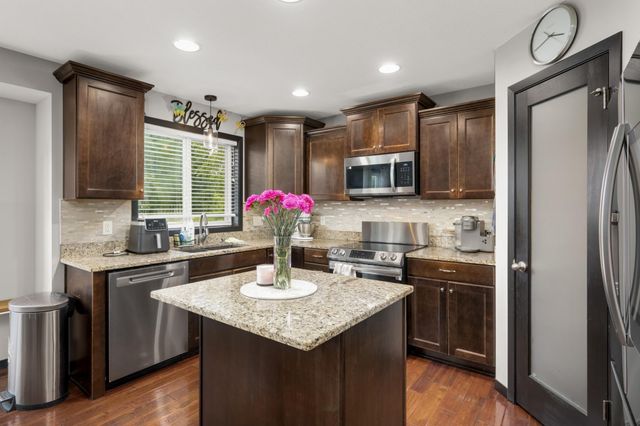 4998 Kama Lane NE, Albertville, MN 55301