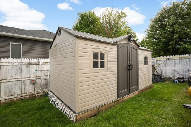 4998 Kama Lane NE, Albertville, MN 55301