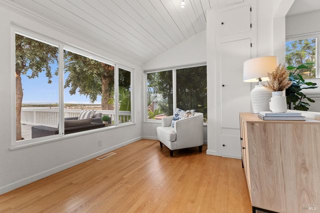 1636 Milton Rd, Napa, CA 94559