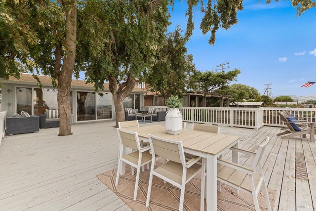 1636 Milton Rd, Napa, CA 94559